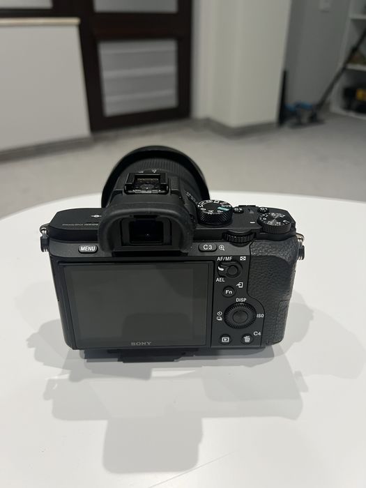 Фотоапарат Sony A7II + Tamron 17-28mm f/2.8 + подарък раница