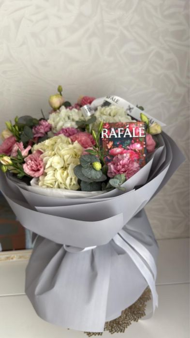 Продам шикарный огромный букет