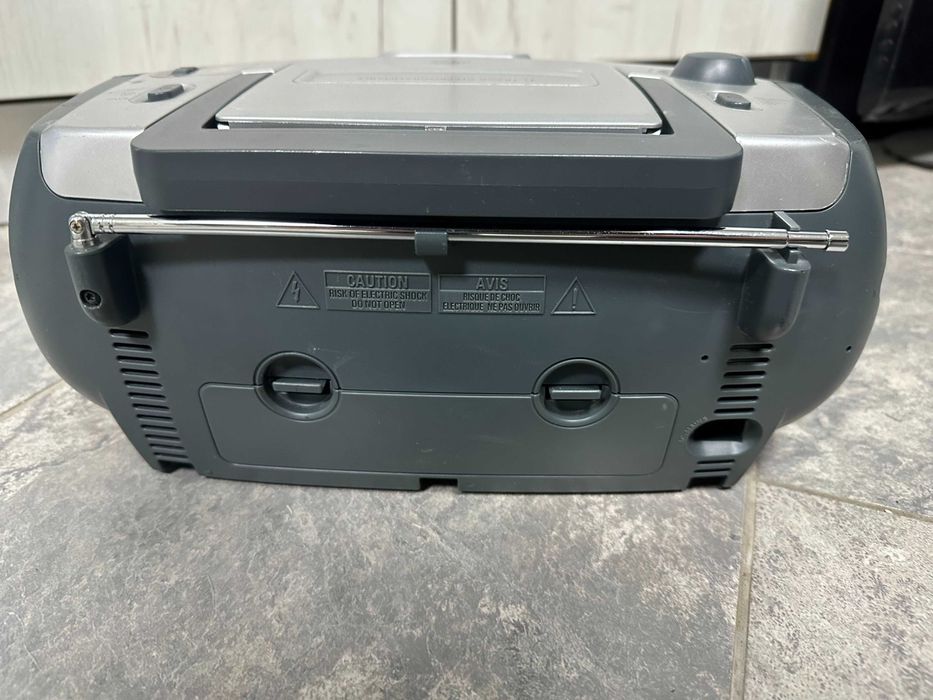 Радиокасетофон Panasonic RX-FS400 , Philips AZ1003