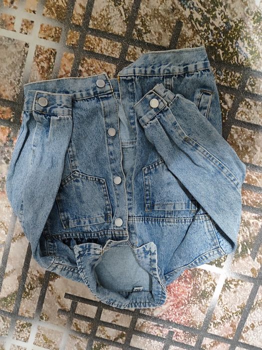 Продам 4 пакета одежды