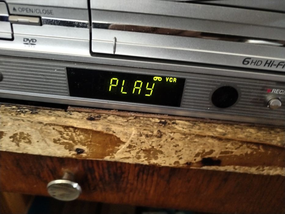 Combo dvd și VCR model LG vc8804