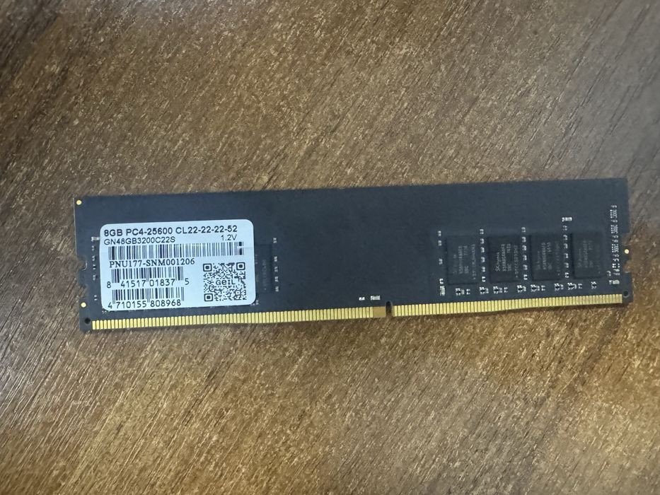 Оперативка памит DDR4 8G 2шт
