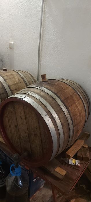 Продавам бурета за вино
