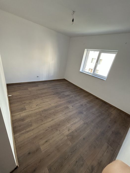 Vând apartament cu 2 camere
