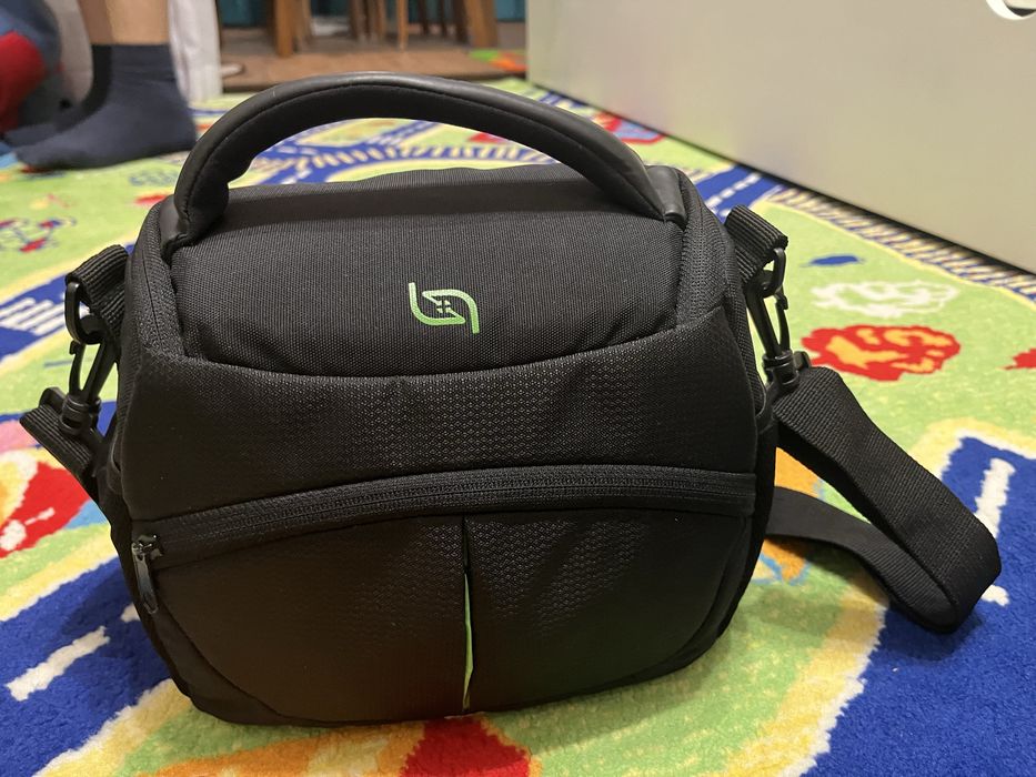 Aparat nikon d5200 cu obiectiv macro, blit si accesorii