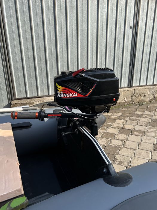 Продам лотку с мотором