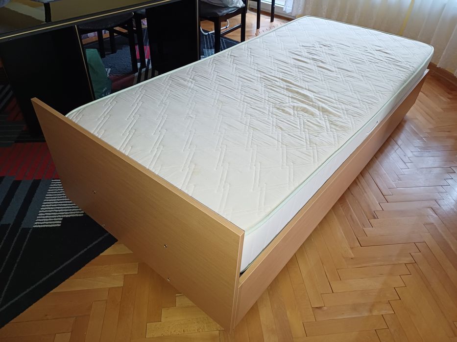 Единично легло с матрак и подматрачна рамка