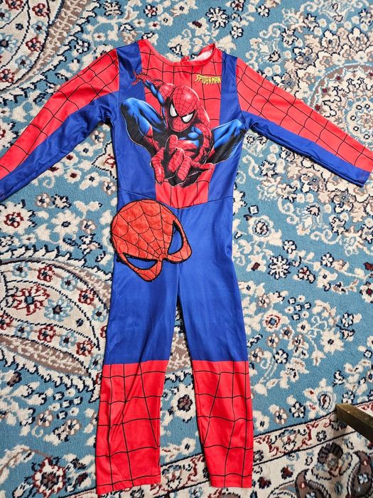 Костюмы для мальчика и девочки 6-7 лет