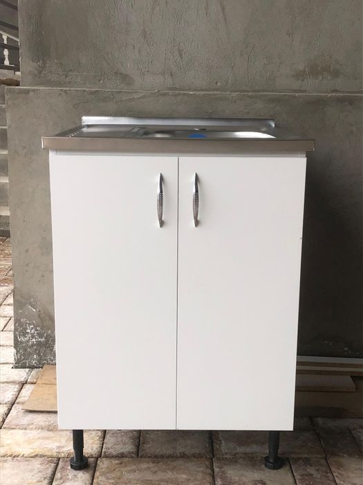 Кухонный мойка  с корпусом