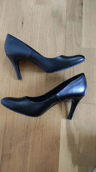 Pantofi negri clasici