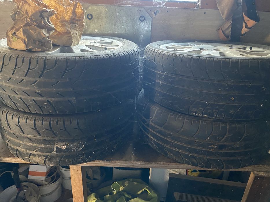 Vand set de roti R17 pentru Renault