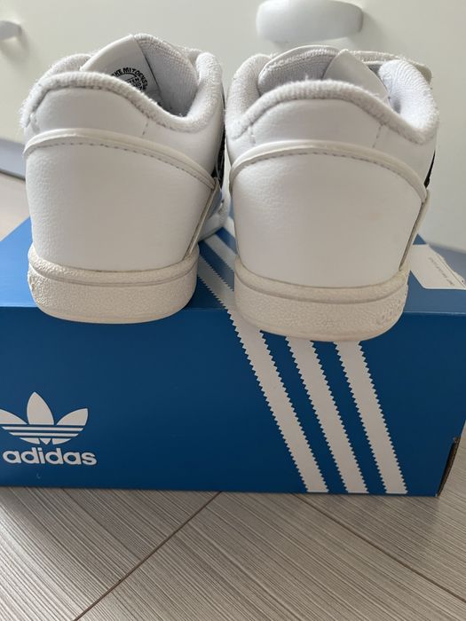 Adidasi Adidas baiat