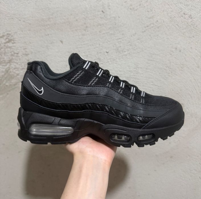 Nike обувки черен цвят