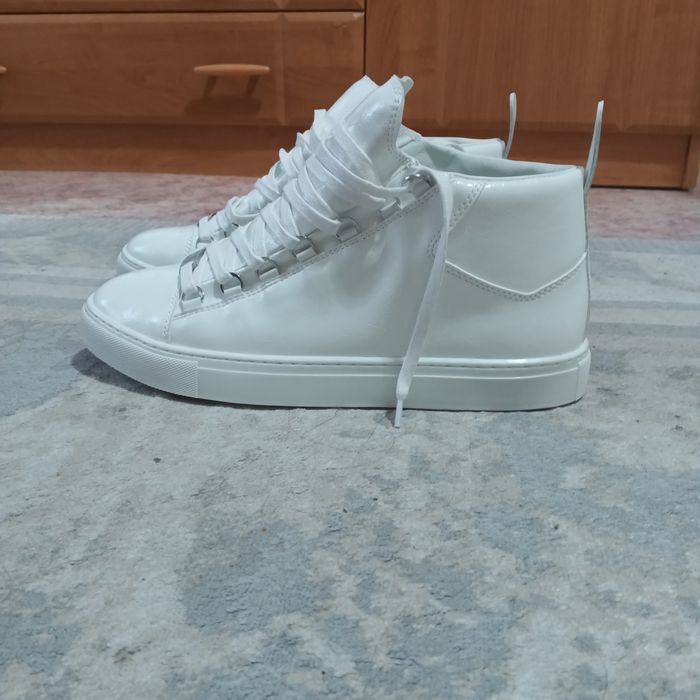 Продам Balenciaga arena high white