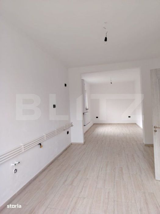 Casa de vanzare, cu 6 camere, 288 mp, zona Voinesti