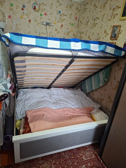 Продам кровать двухспальная