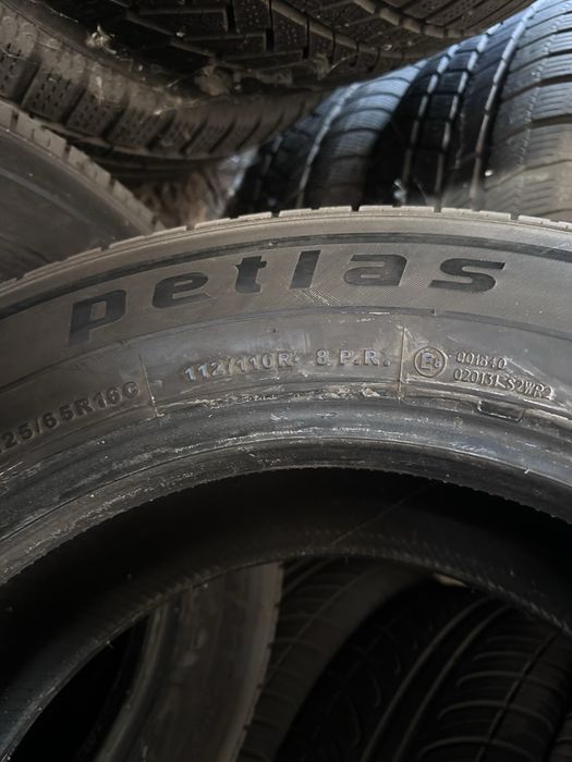 2 броя летни гуми Petlas 225/65/16C dot5119 7мм грайфер