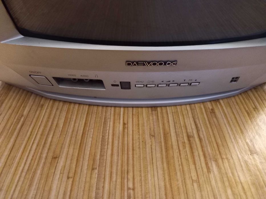 Телевизор Daewoo.