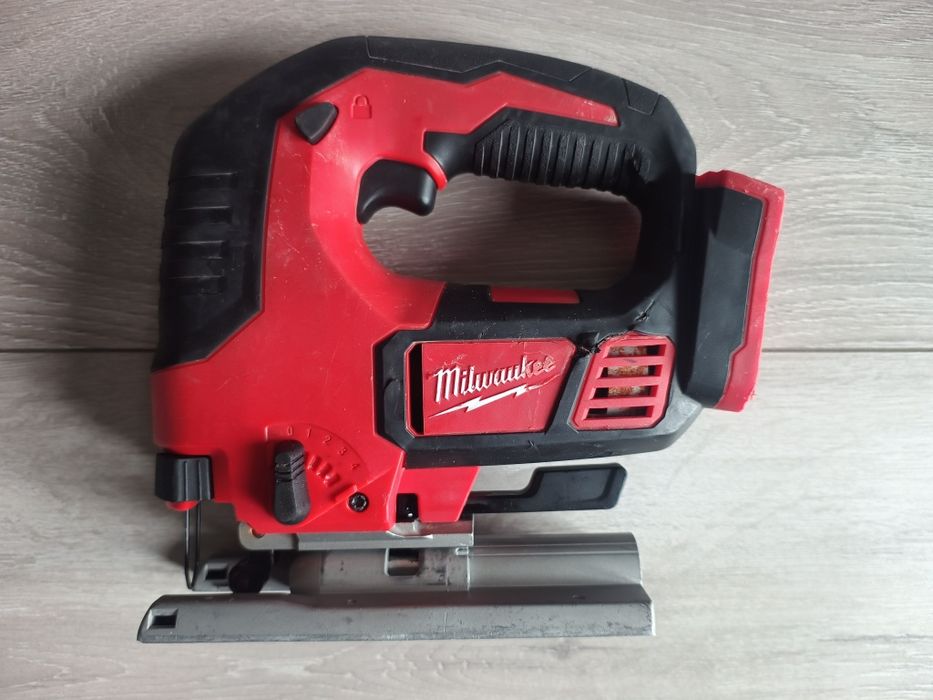 Milwaukee M18 BJS fierastrau pendular