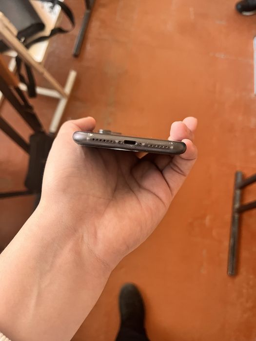 Айфон 11 черный.