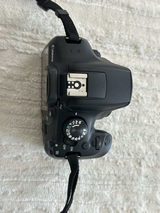 Canon d1300 + obiectiv CADOU