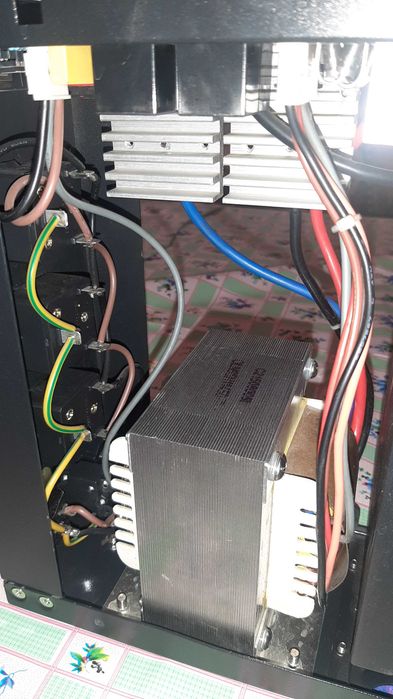 Бесперебойник SVC V-1500 LCD usb