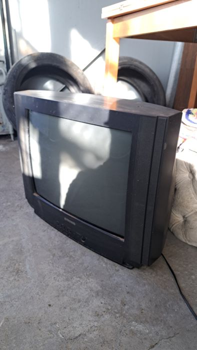 Отдам даром телевизоры
