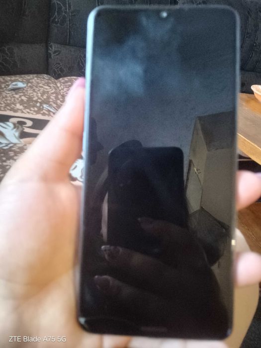 Dva telefona za chasti