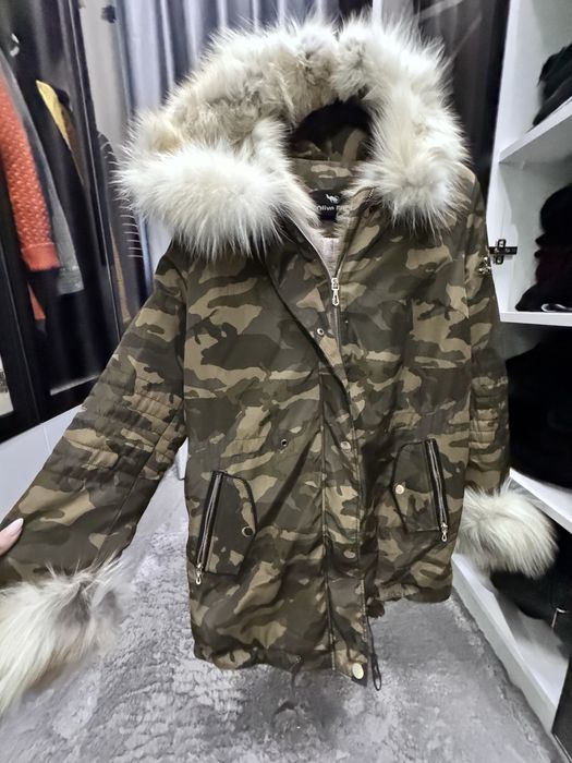 Дамска камуфлажна парка с естествен косъм