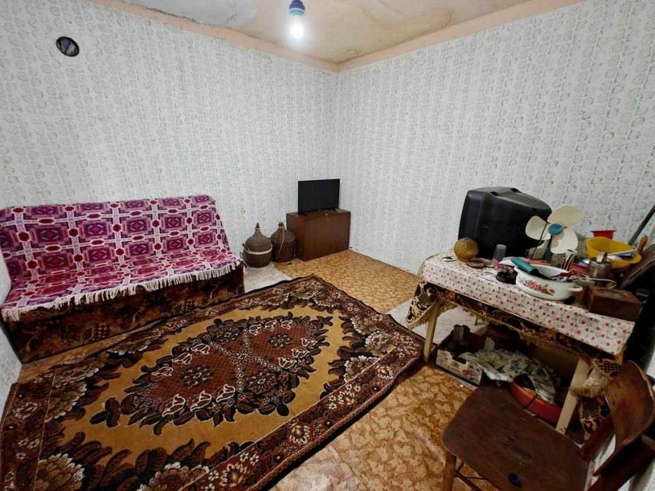 Къща в село Гранит едноетажна с допълнителна постройка