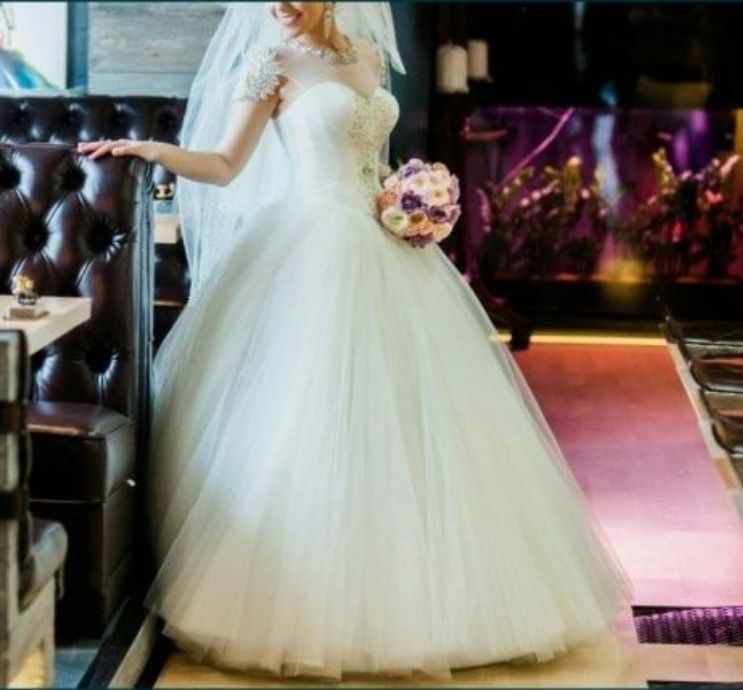 rochie de mireasă în stare excelentă