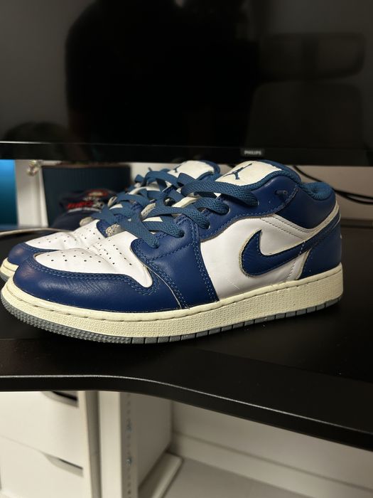 Vand jordan 1 low se marimea 40