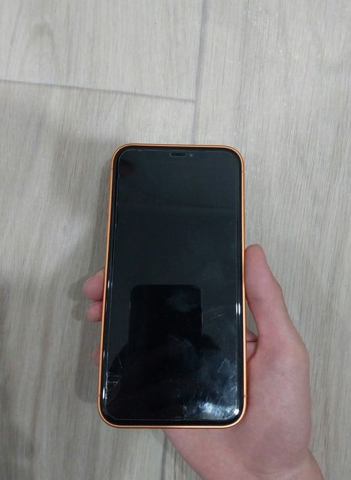 IPhone XR в корпусе IPhone 17 Pro
-Fac
