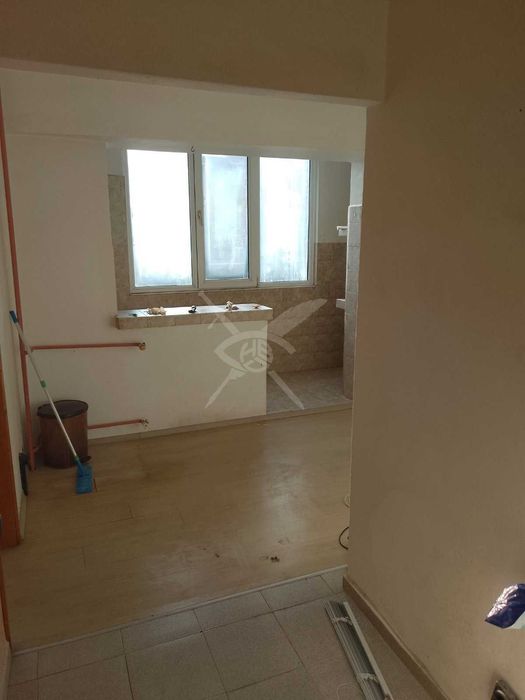 Продава се Двустаен апартамент в Бургас, Славейков - 60 кв.м за 1834 €/кв.м - Снимка #4