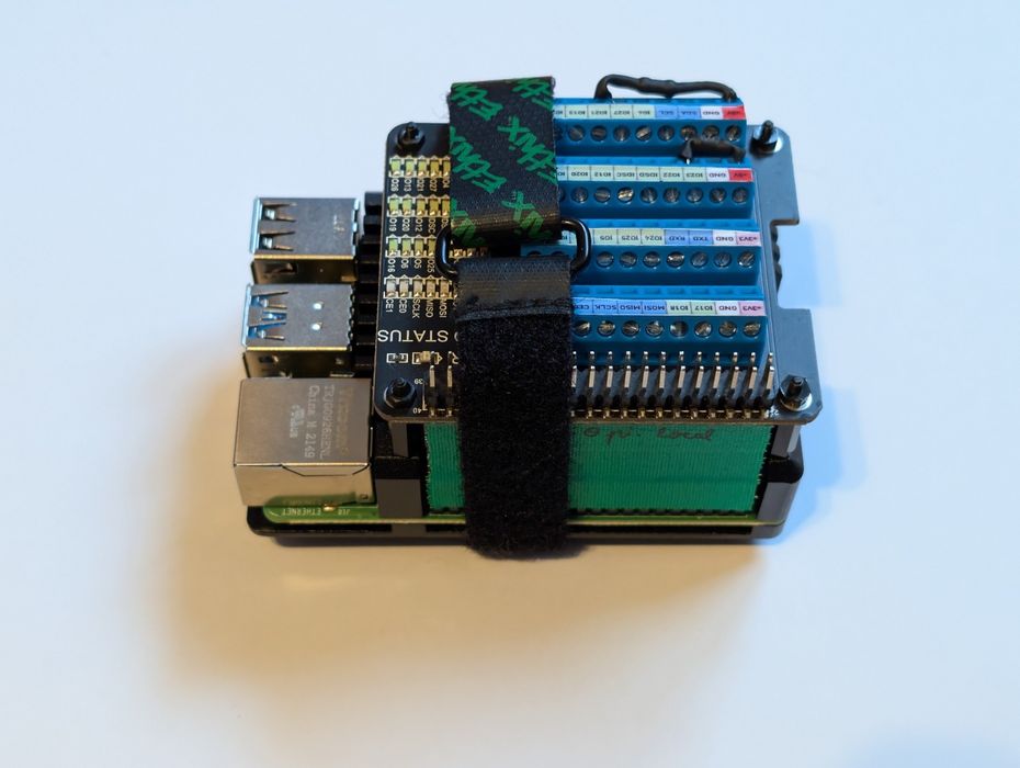 Raspberry Pi 4B Model B + HAT IO Industrial – Kit Complet Automatizări