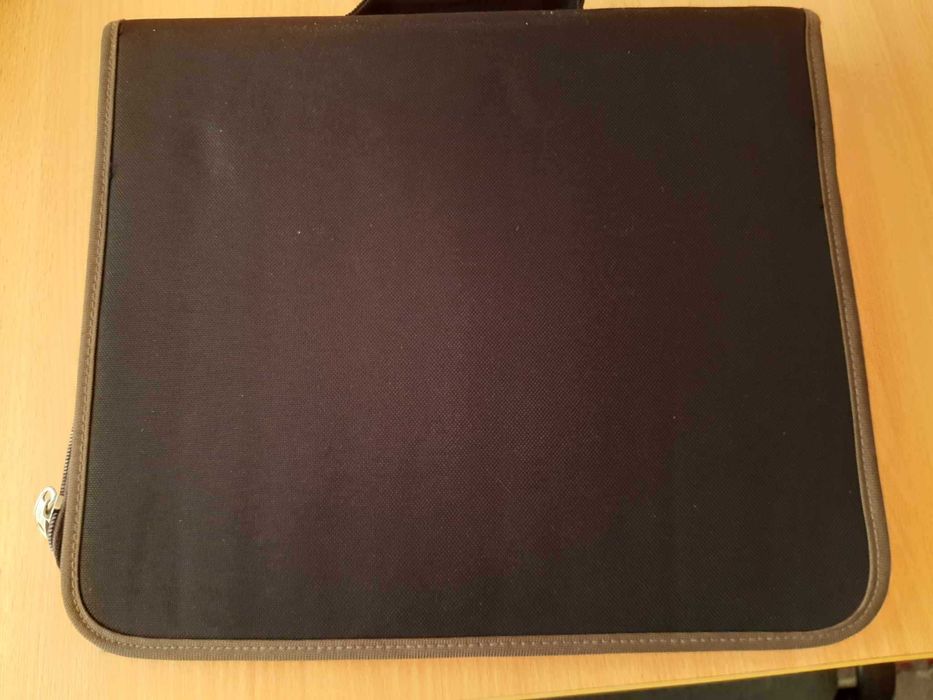 Geantă de mână pentru documente