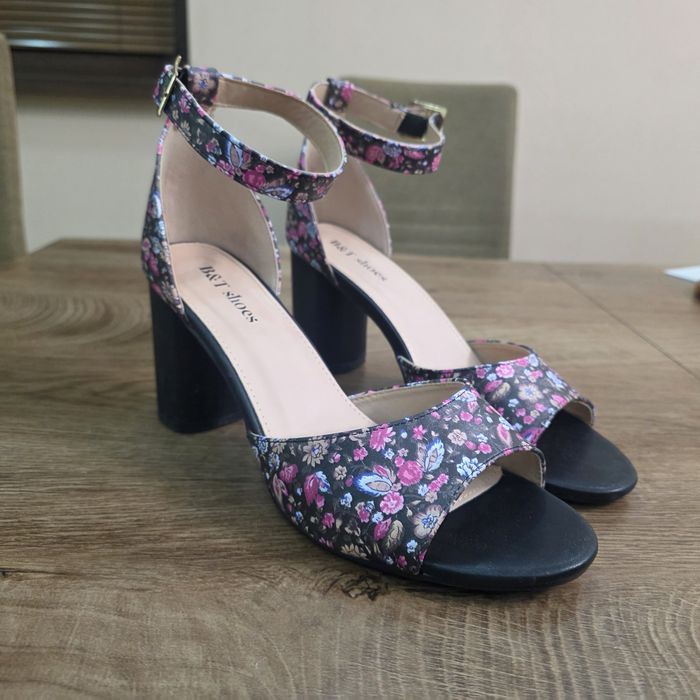 Сандали на токчета 41 номер