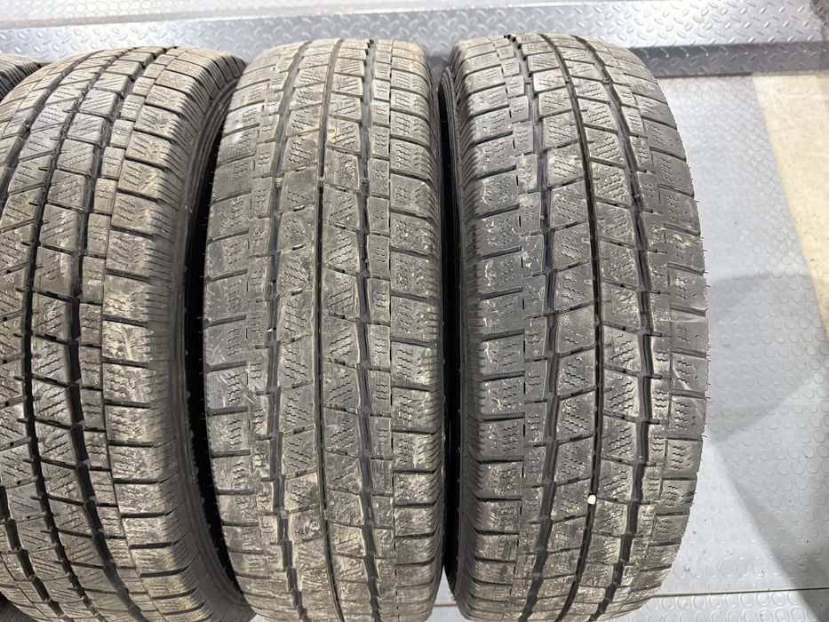 4бр. Товарни Зимни Гуми 215/75R/16C -FALKEN- DOT:2318- 7.4мм+6.3мм