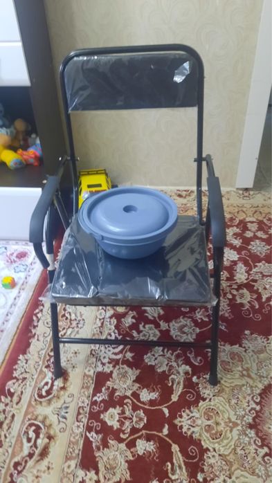 Санитарный стул