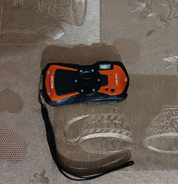 Vând Aparat foto  RICOH WG 80