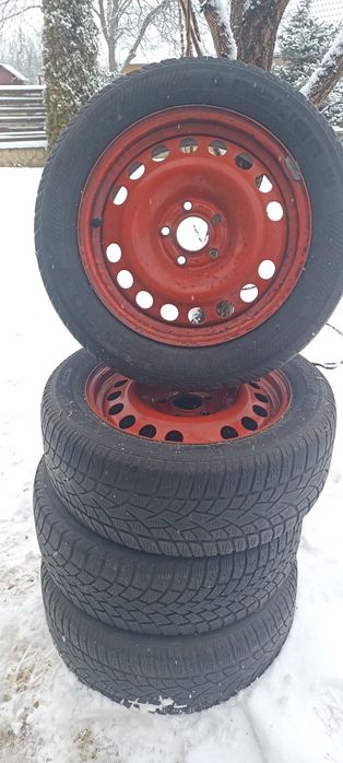 Vând 4 cauciucuri+jante iarnă 215/55 R16  , M+S , 2 Dunlop,2 Nokian.