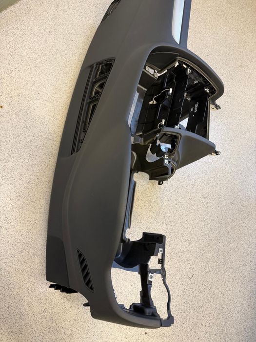 Plansa bord audi a4 b8
