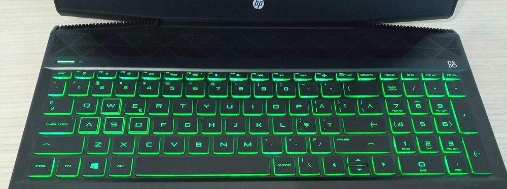 Laptop RTX 3050 TI TITANIUM EXTREM GAMING 144Hz RATA REFRESH ecran 15.6 inch nvme SSD placa video dedicata NVIDIA RTX TI 2 placi video 7