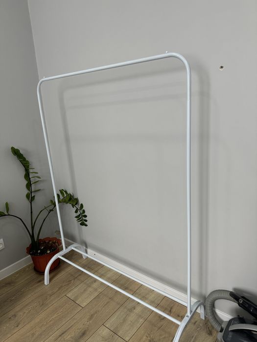 Напольная вешалка