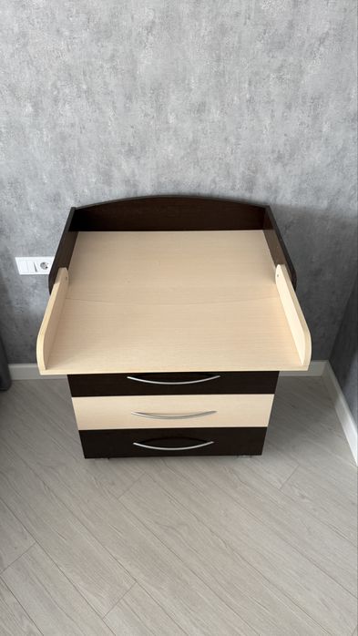 Детский пеленалтный стол комод