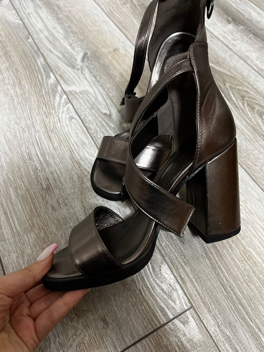 Туфли на устойчивом каблуке