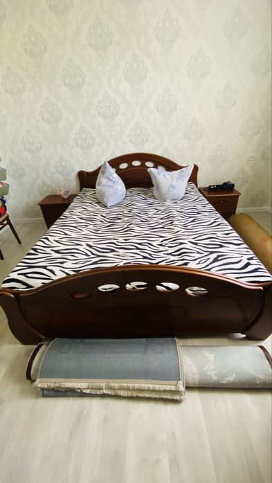 Продам спальный гарнитур