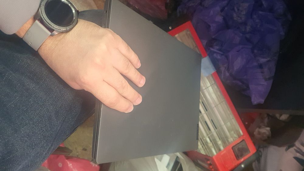 Lenovo kampiytur sotiladi holati yaxshi  kelishimiz arzon qilib berami