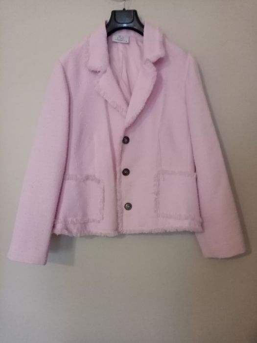 Продавам дамско сако