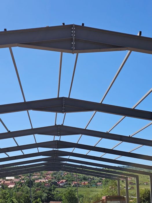 Vând hale pe structura metalica